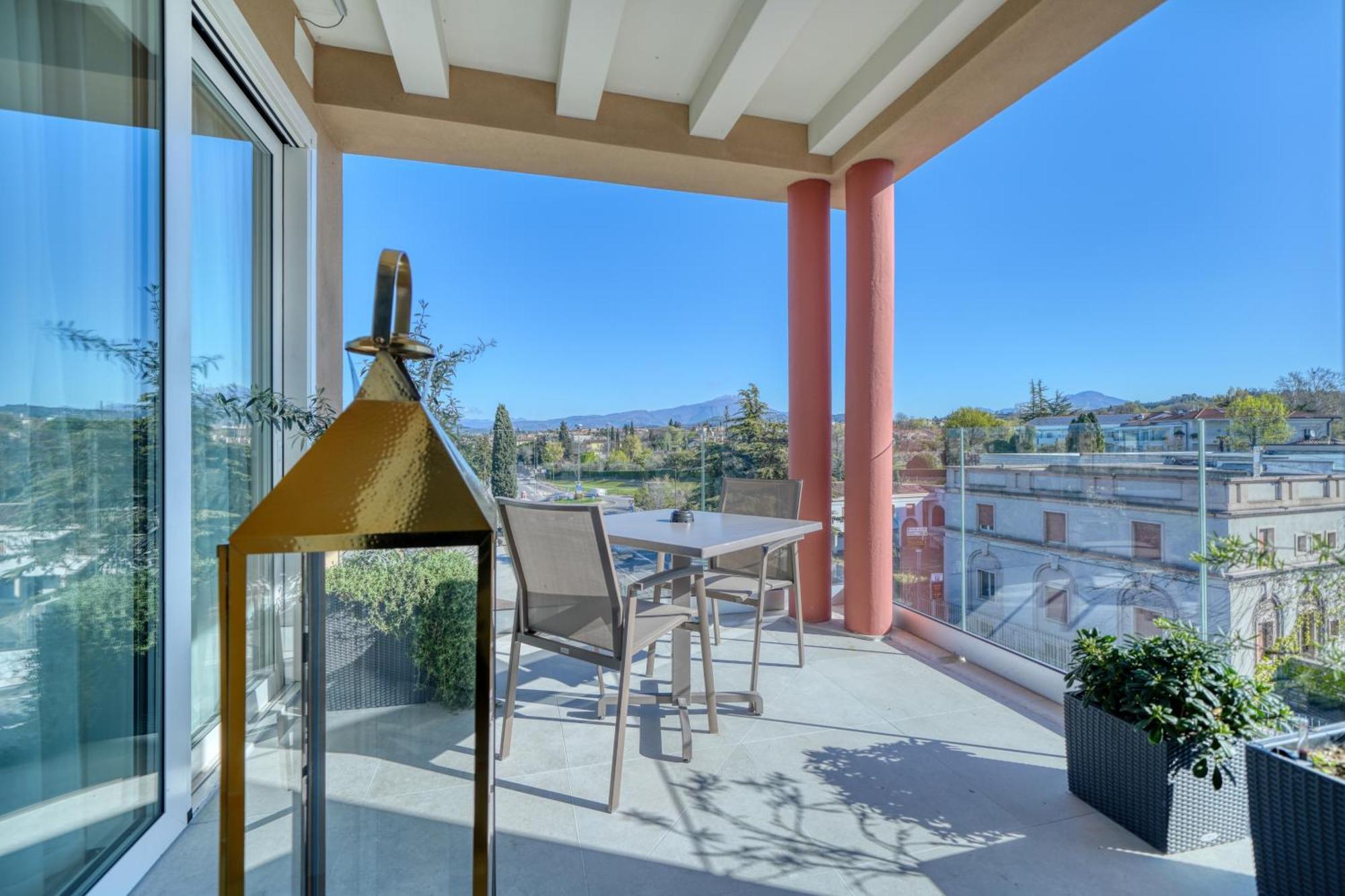 Palazzo Della Scala Spa Hotel Suites & Apartments Lazise Bilik gambar